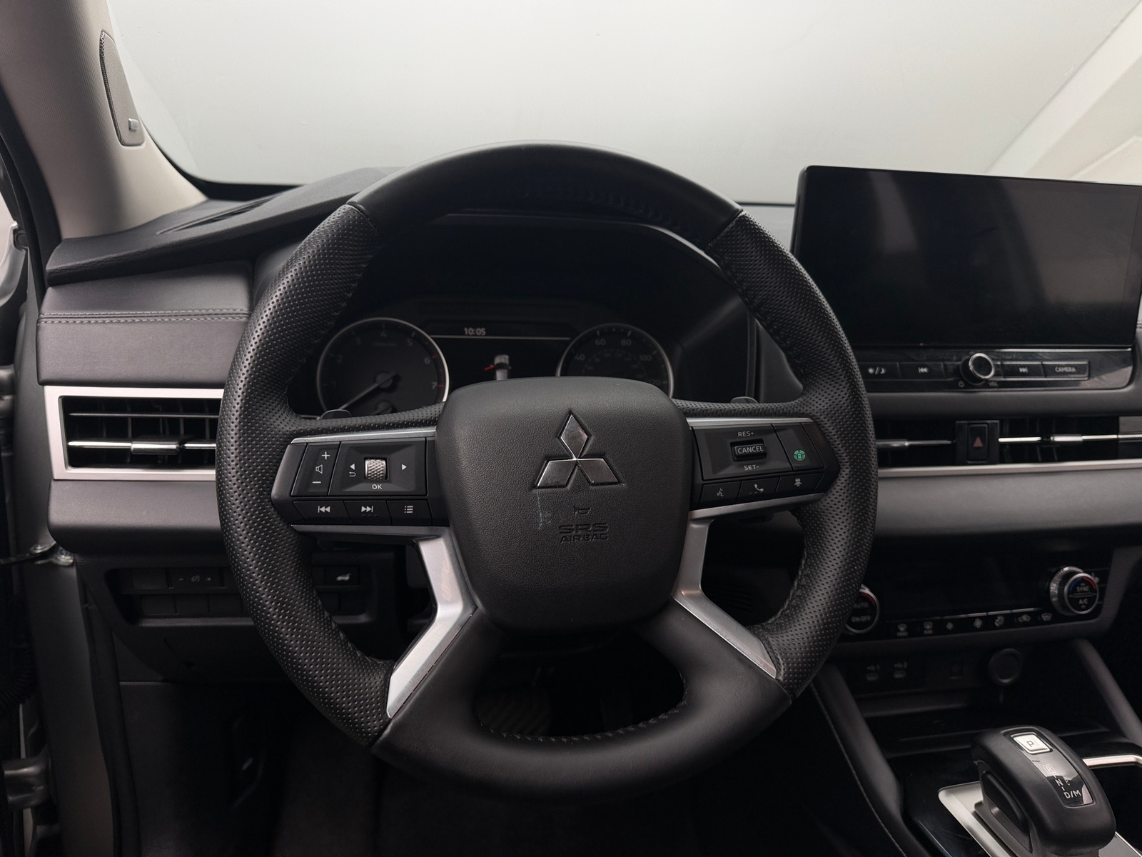 Thumbnail: 2025 Mitsubishi Outlander - 4
