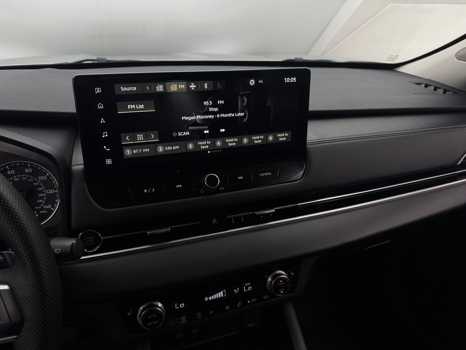 Thumbnail: 2025 Mitsubishi Outlander - 3