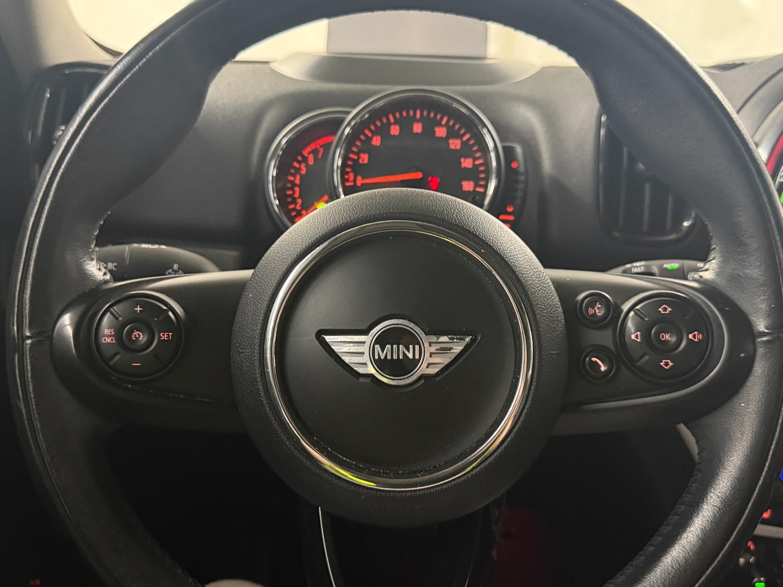 Thumbnail: 2017 MINI Cooper Countryman - 4