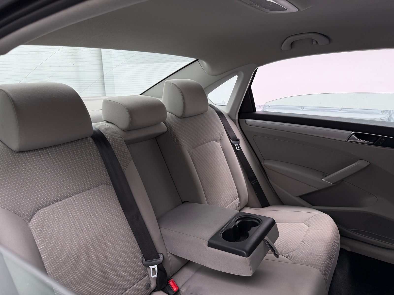 Thumbnail: 2017 Volkswagen Passat - 6