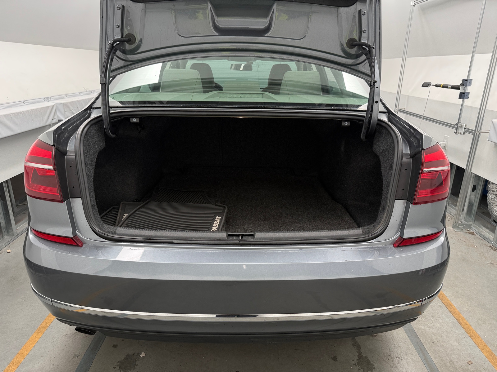 Thumbnail: 2017 Volkswagen Passat - 7