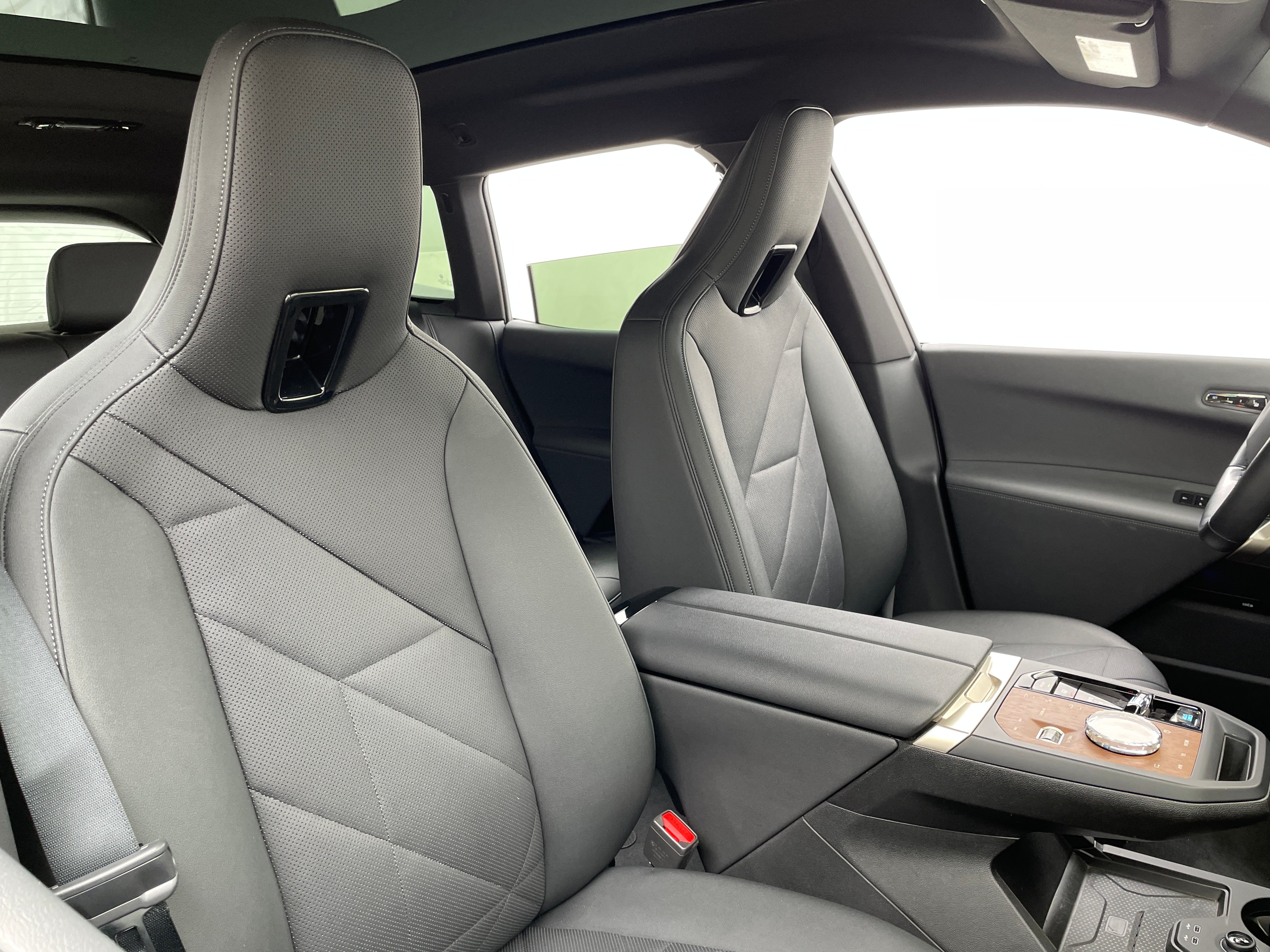 Used 2023 BMW iX Base with VIN WB523CF01PCM45506 for sale in Oak Creek, WI