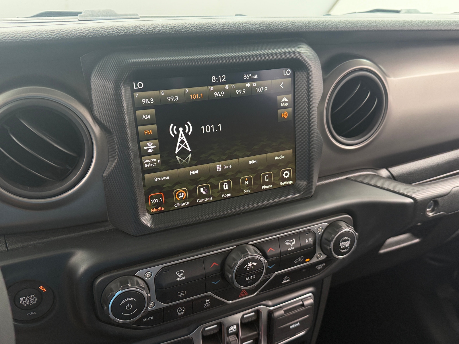Thumbnail: 2023 Jeep Gladiator - 4