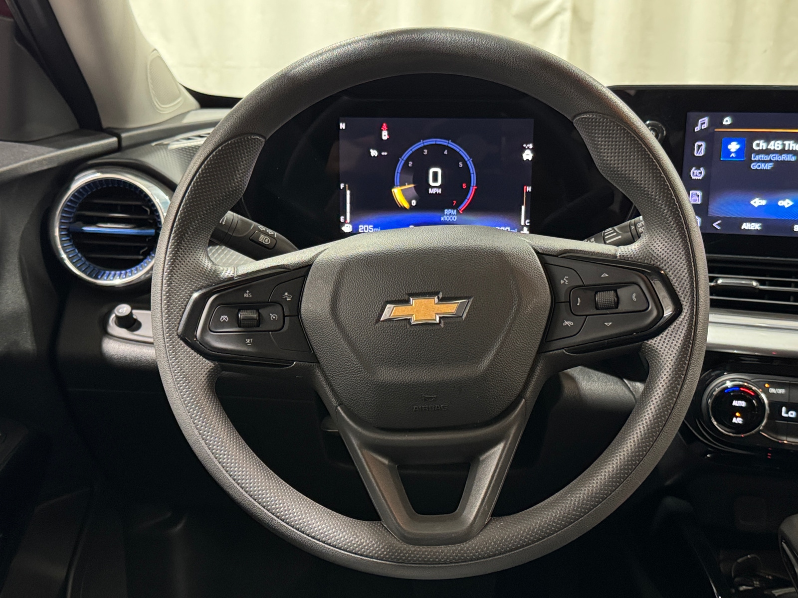 Thumbnail: 2025 Chevrolet Trax - 5