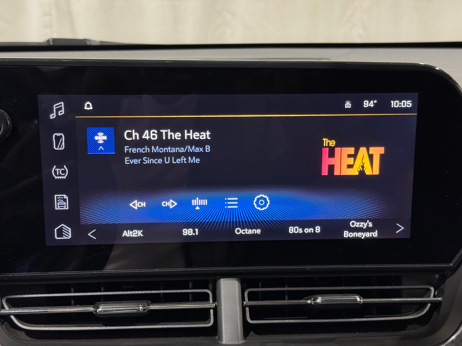Thumbnail: 2025 Chevrolet Trax - 4
