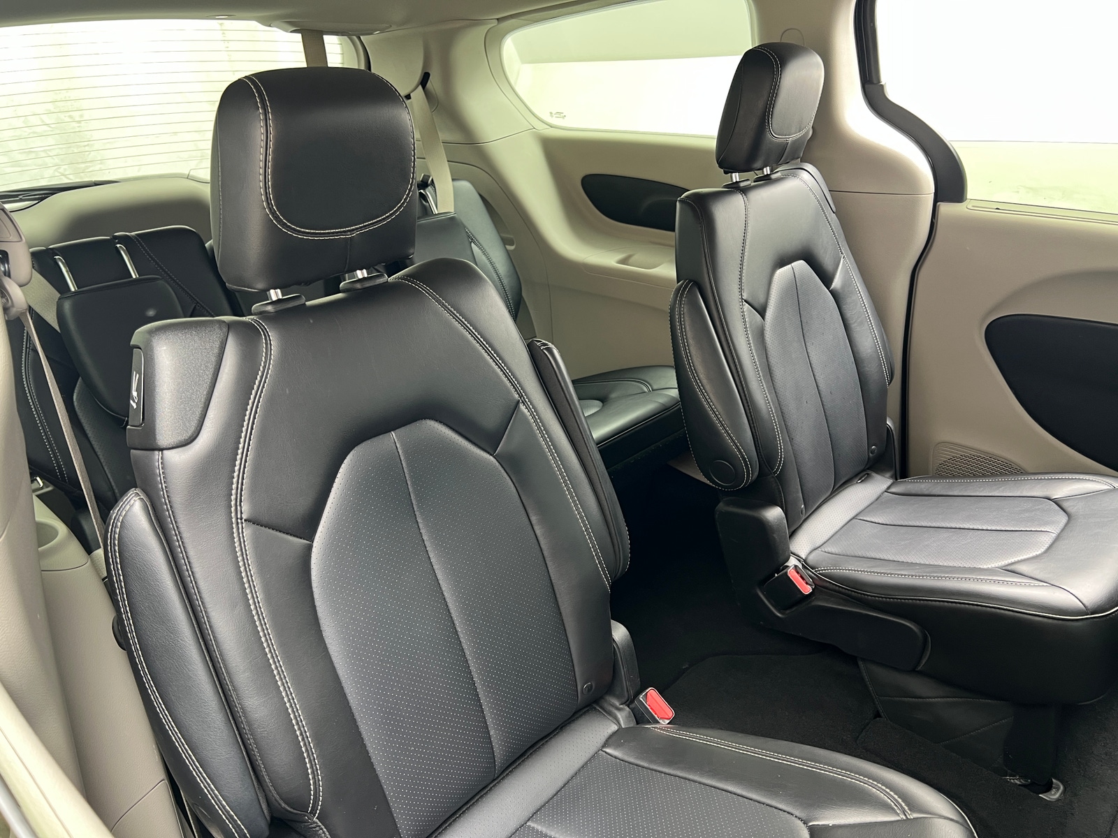 Thumbnail: 2023 Chrysler Pacifica - 5