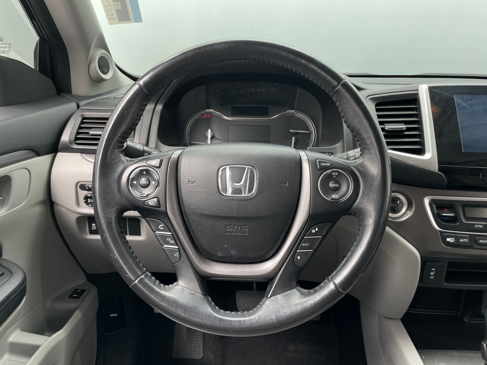 Thumbnail: 2017 Honda Pilot - 4
