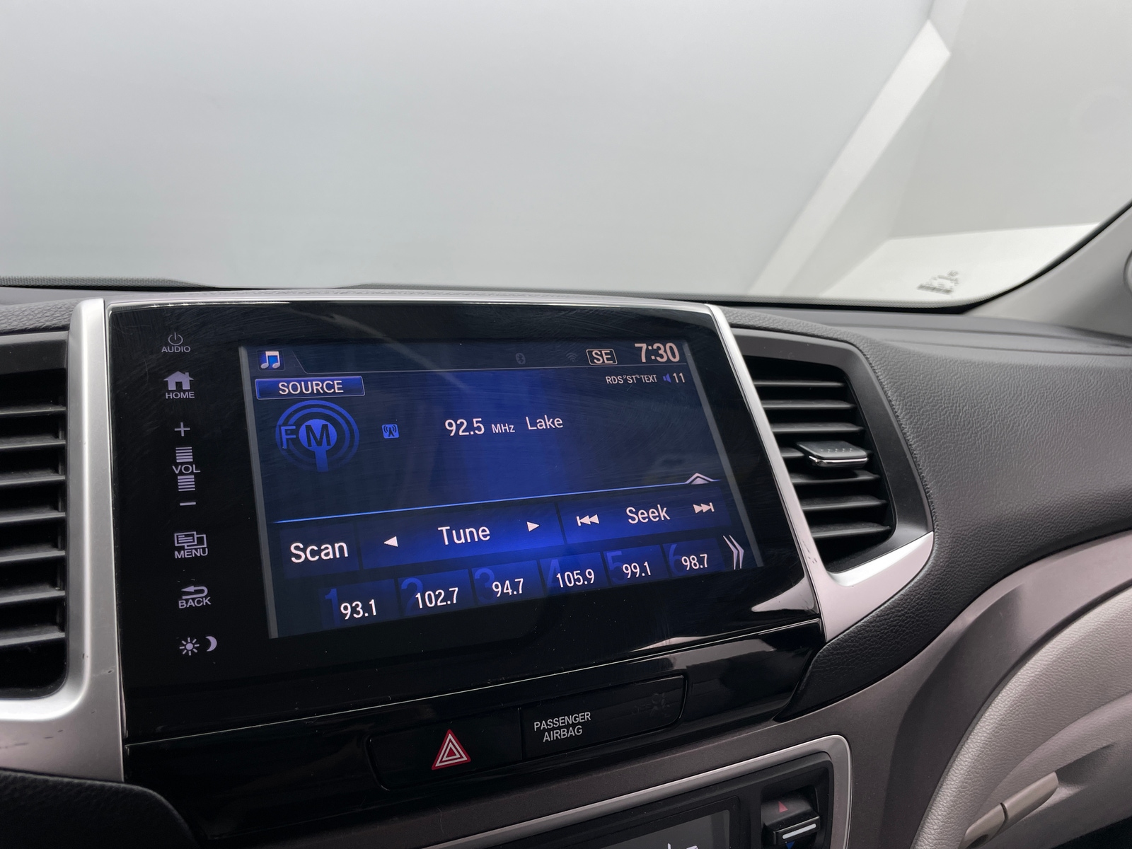 Thumbnail: 2017 Honda Pilot - 3