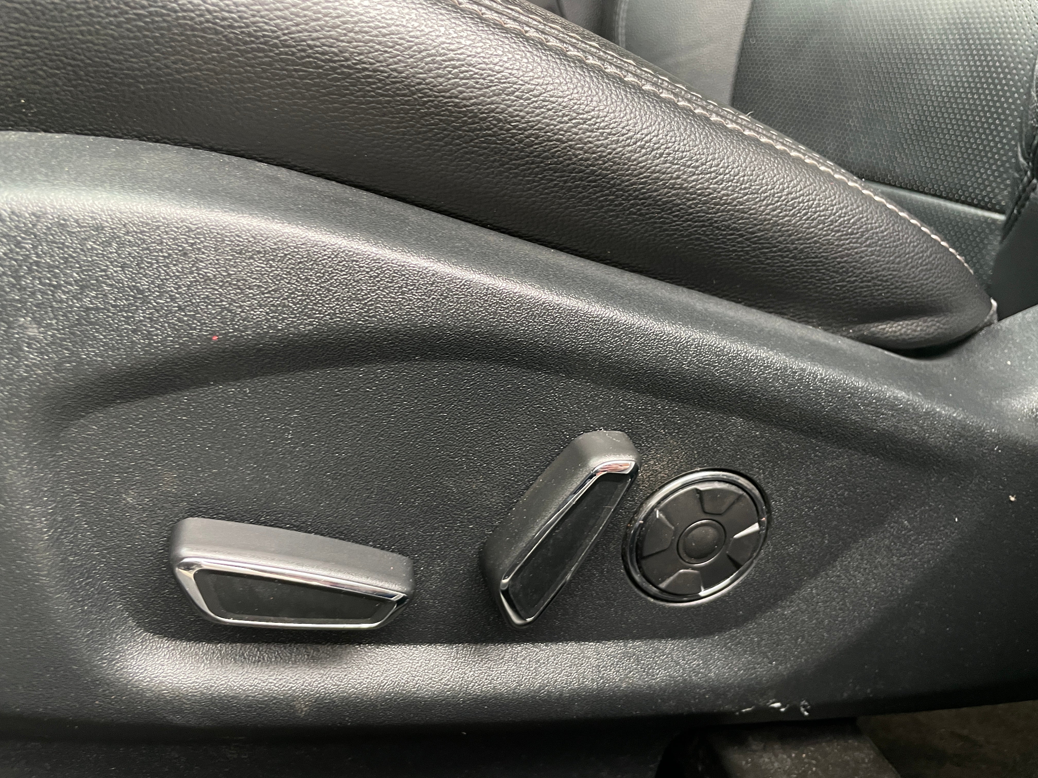 2018 Ford Explorer Limited - Photo 3