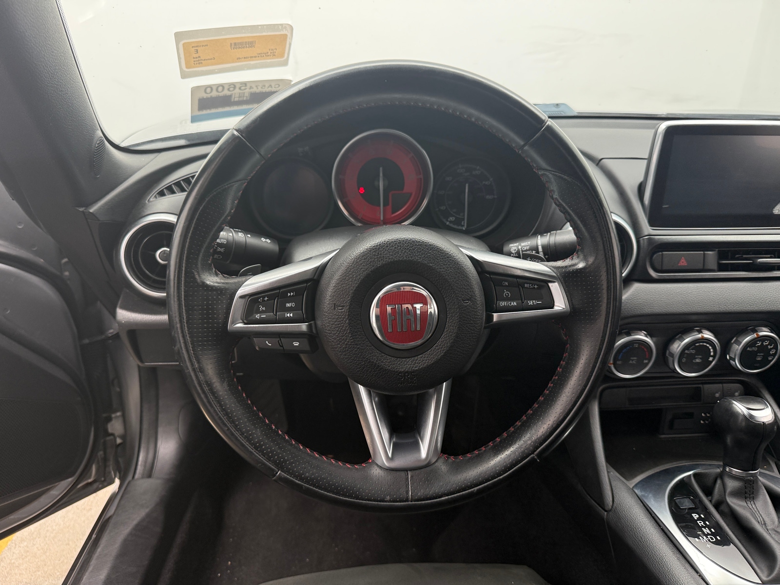 Thumbnail: 2017 Fiat 124 Spider - 4