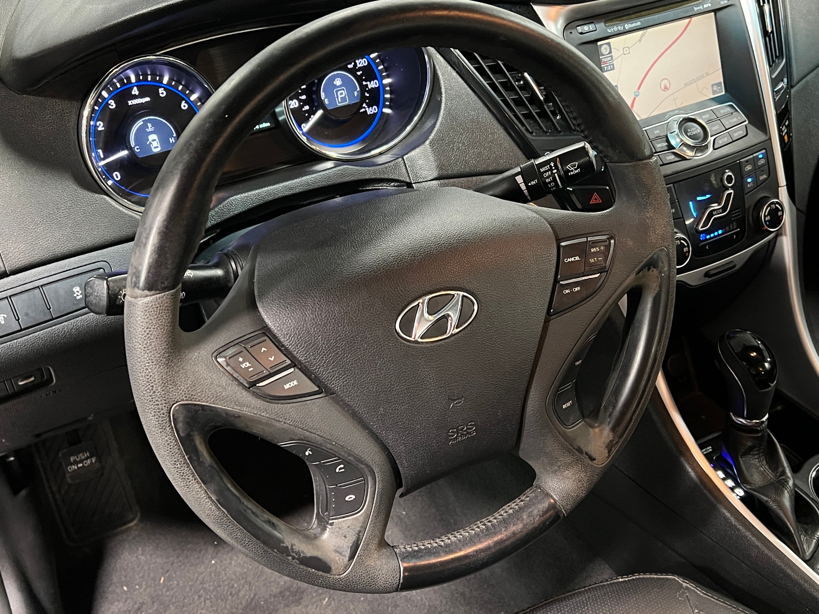 Thumbnail: 2011 Hyundai Sonata - 4
