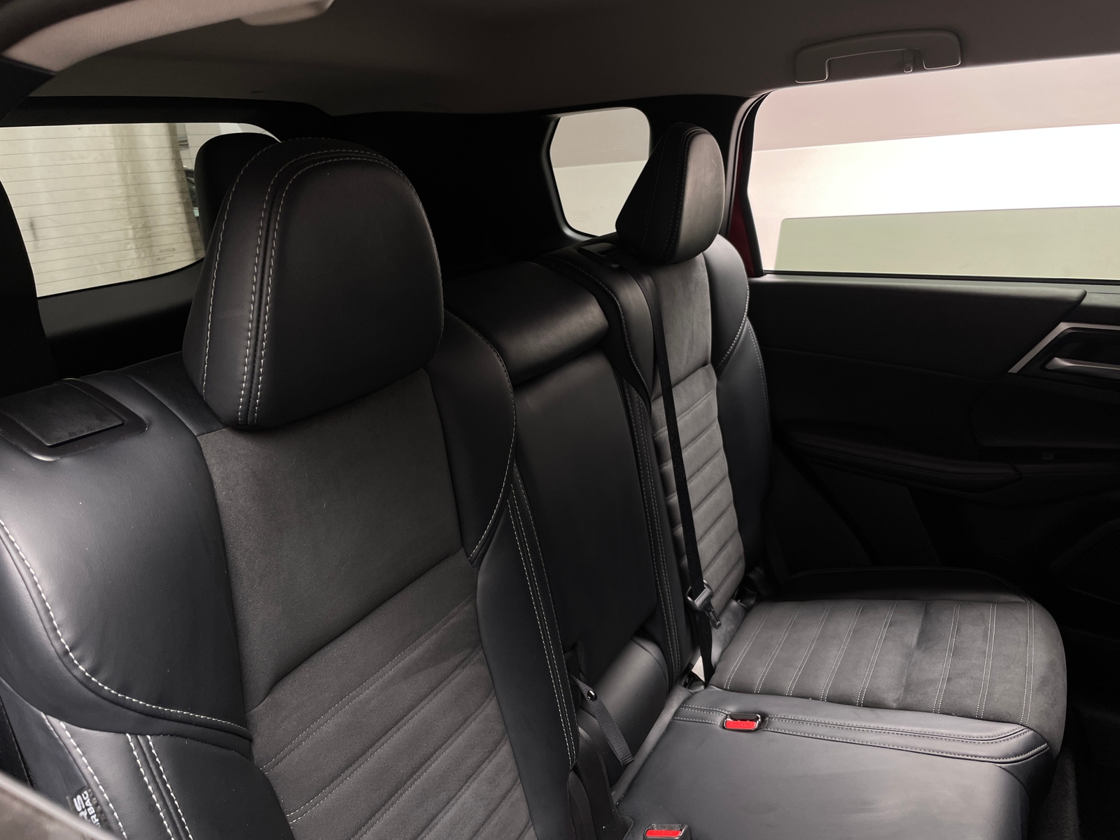 Thumbnail: 2024 Mitsubishi Outlander - 5