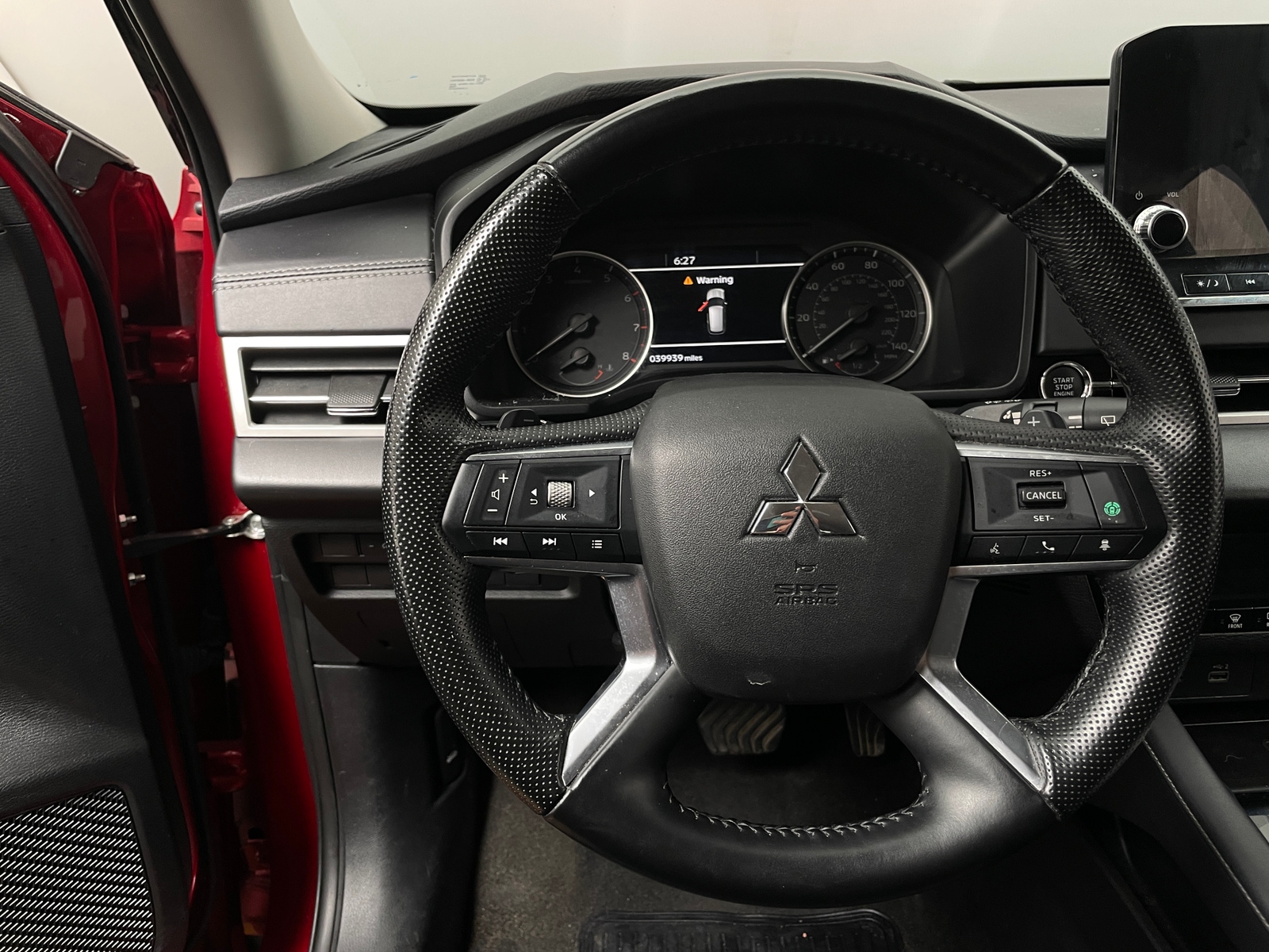 Thumbnail: 2024 Mitsubishi Outlander - 4