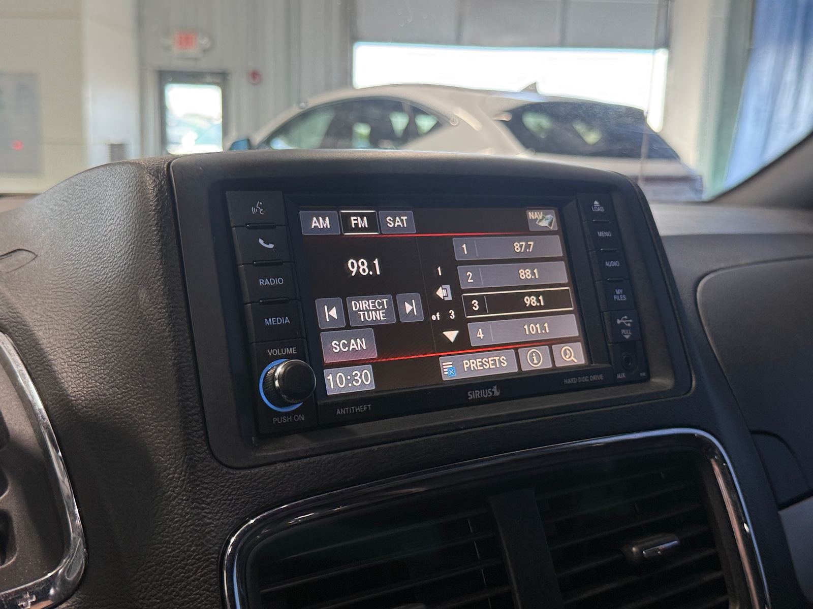 Thumbnail: 2019 Dodge Grand Caravan - 3