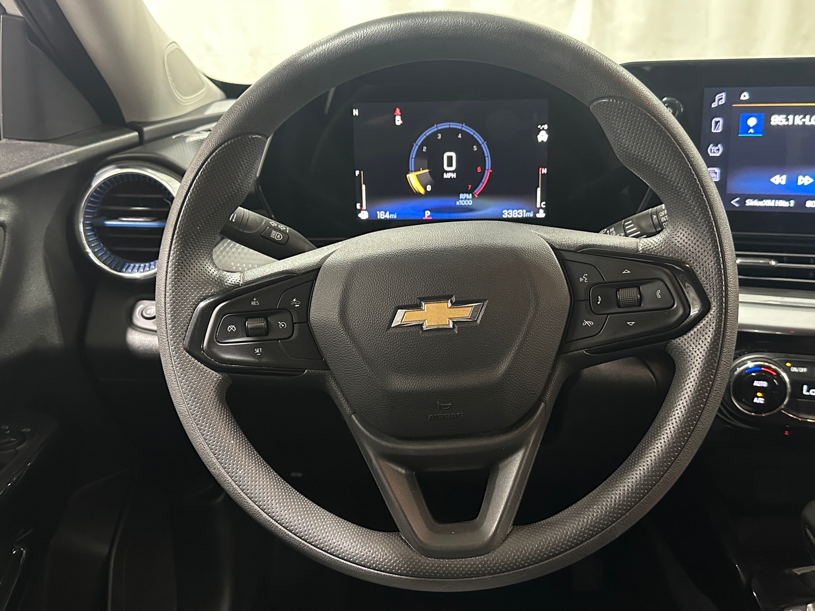 Thumbnail: 2025 Chevrolet Trax - 4