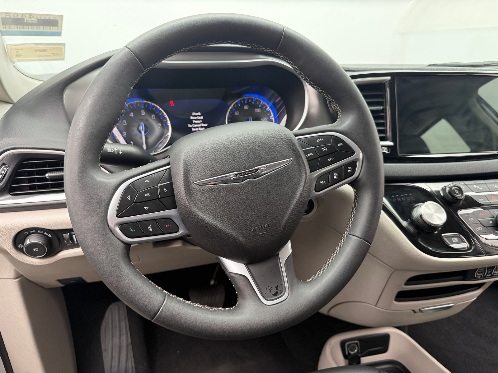 Thumbnail: 2024 Chrysler Pacifica - 4