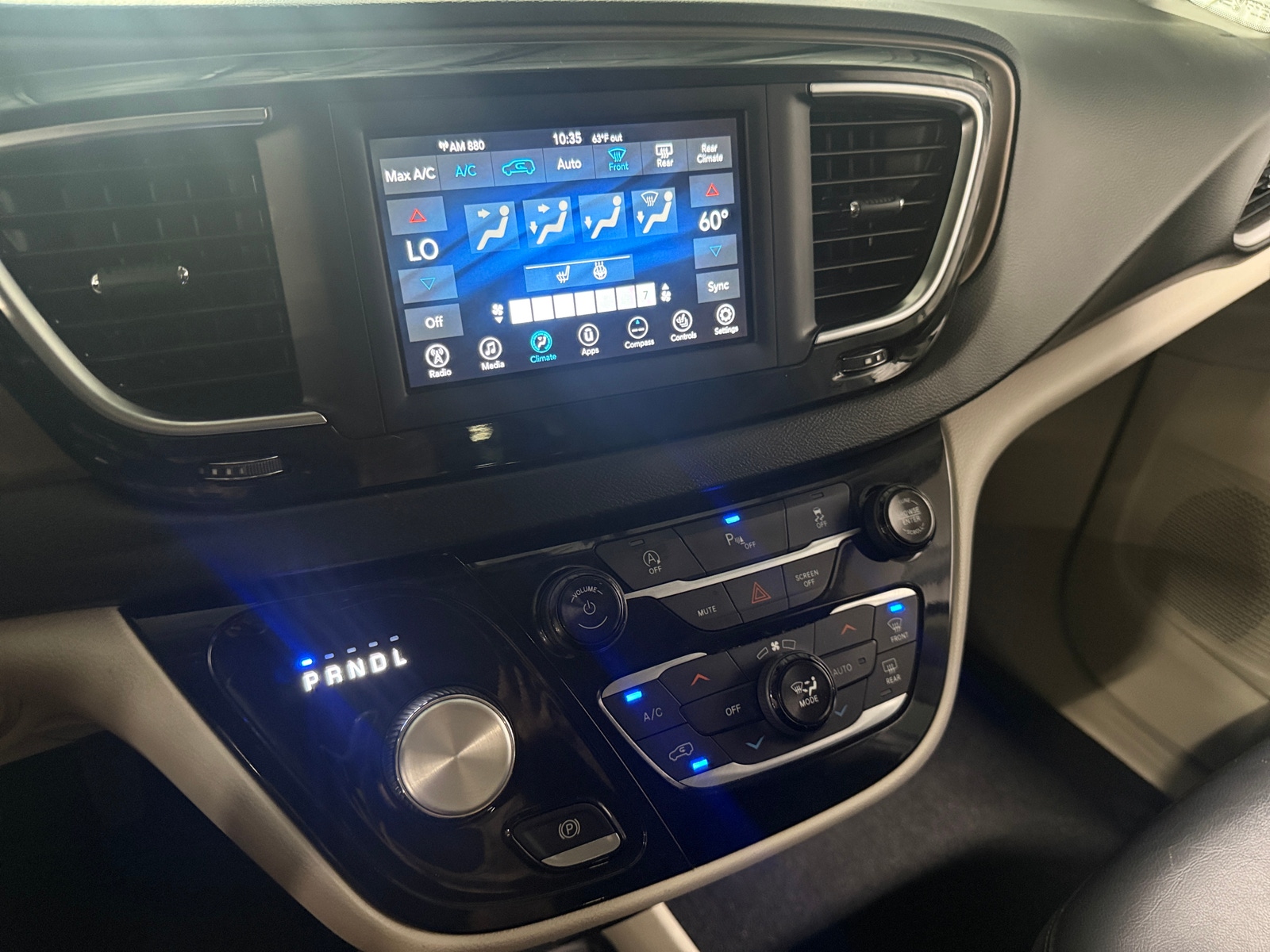 Thumbnail: 2019 Chrysler Pacifica - 3