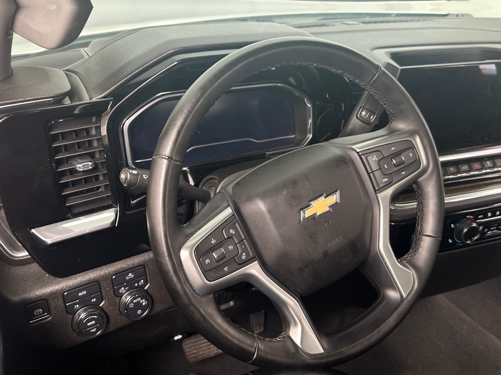 Thumbnail: 2023 Chevrolet Silverado 1500 - 5