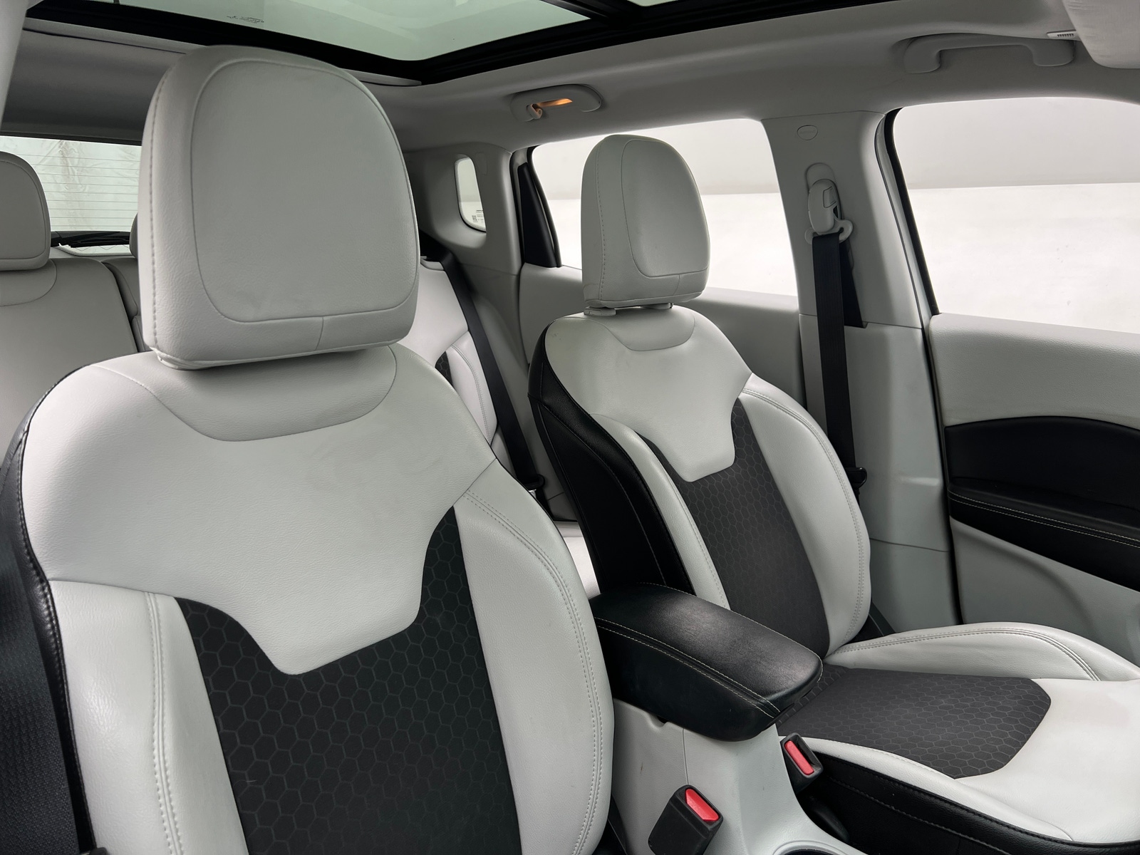 Thumbnail: 2018 Jeep Compass - 2