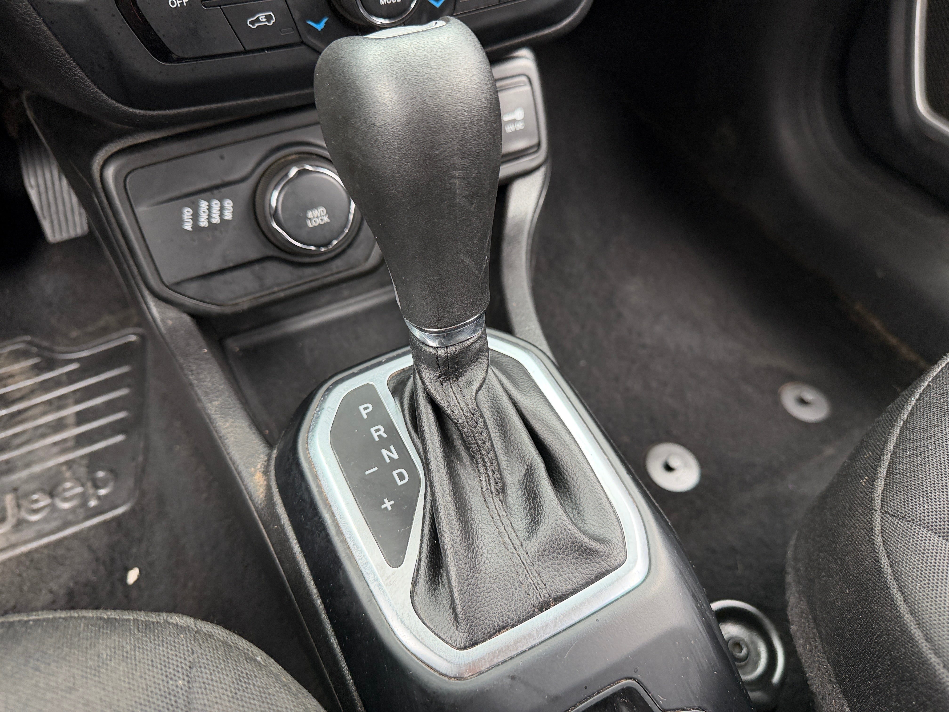 2018 Jeep Renegade Latitude - Photo 10