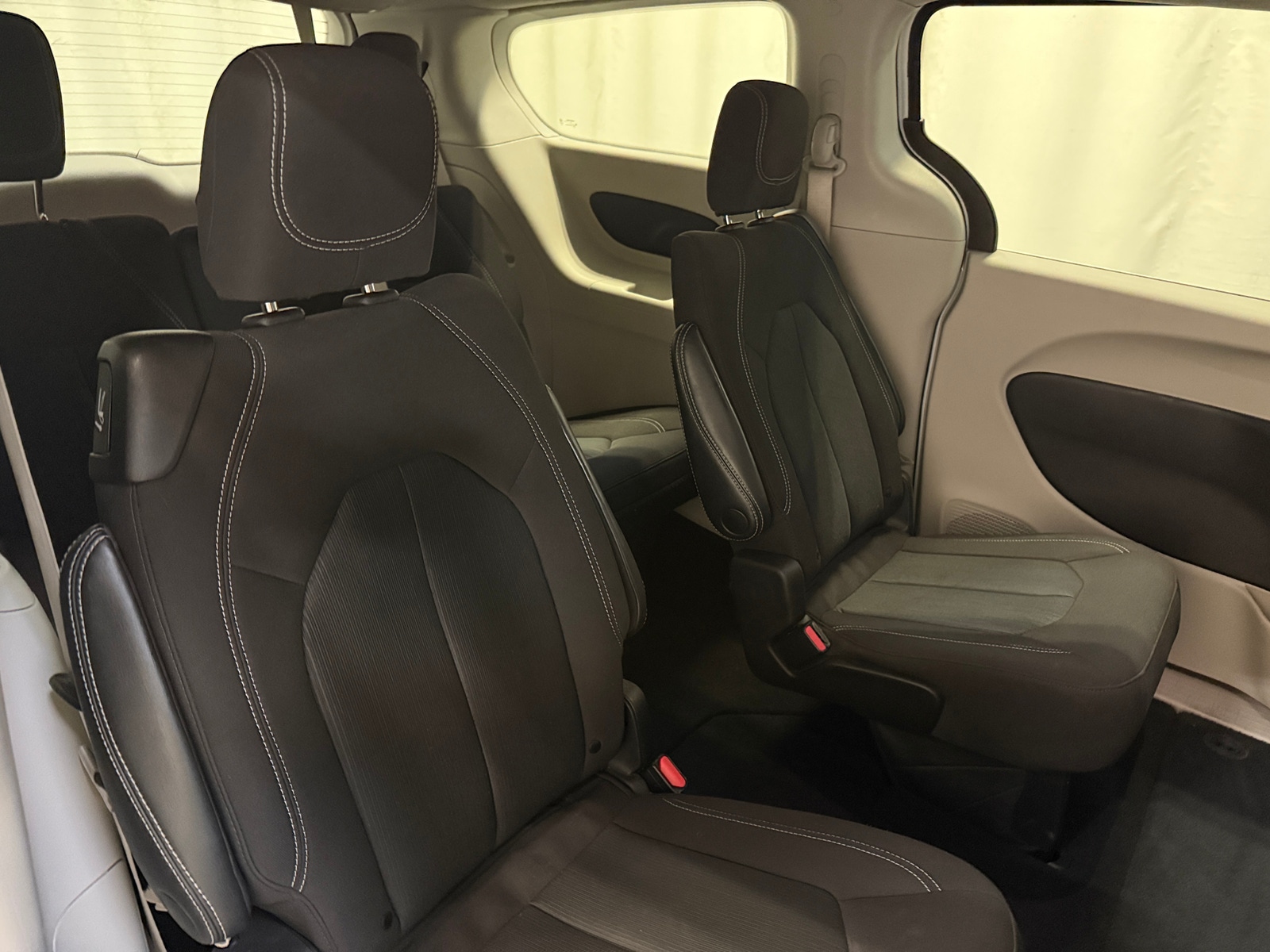 Thumbnail: 2023 Chrysler Voyager - 6