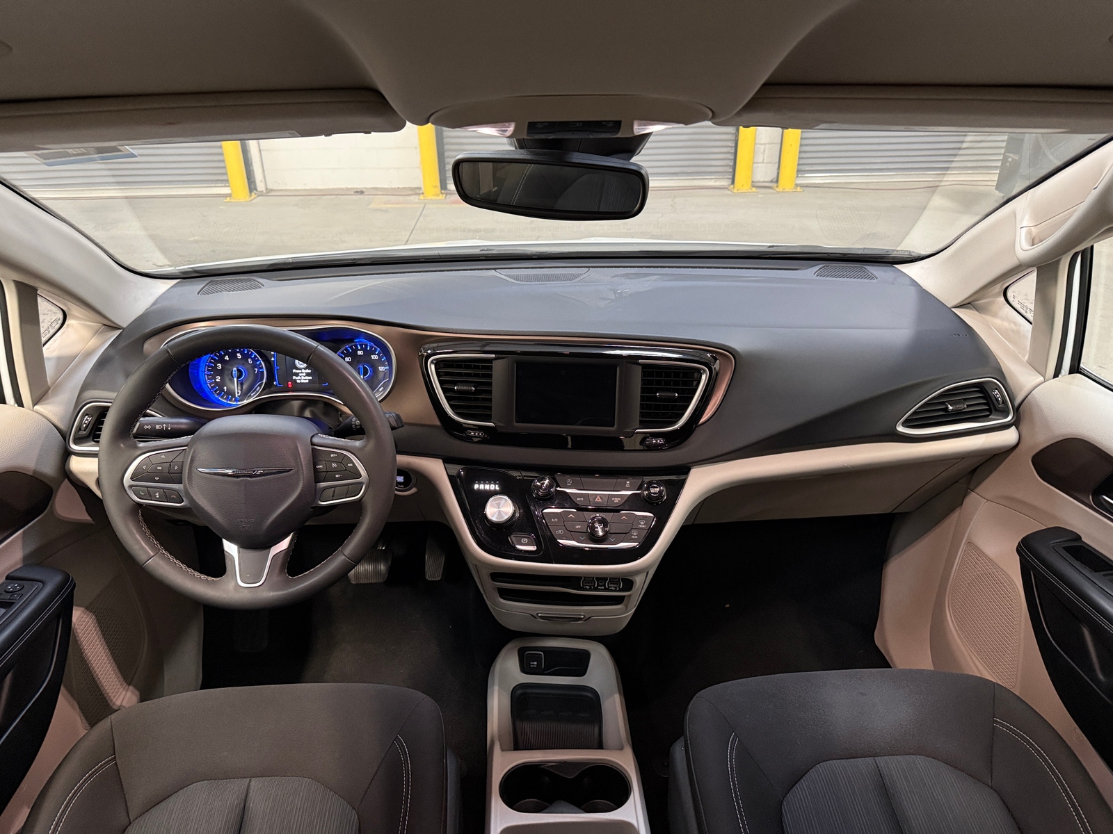 Thumbnail: 2023 Chrysler Voyager - 3