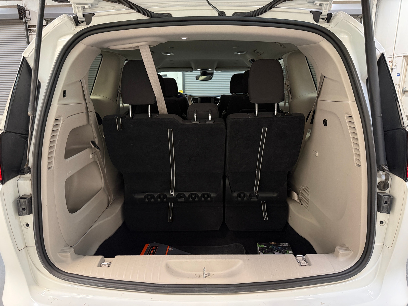Thumbnail: 2023 Chrysler Voyager - 7