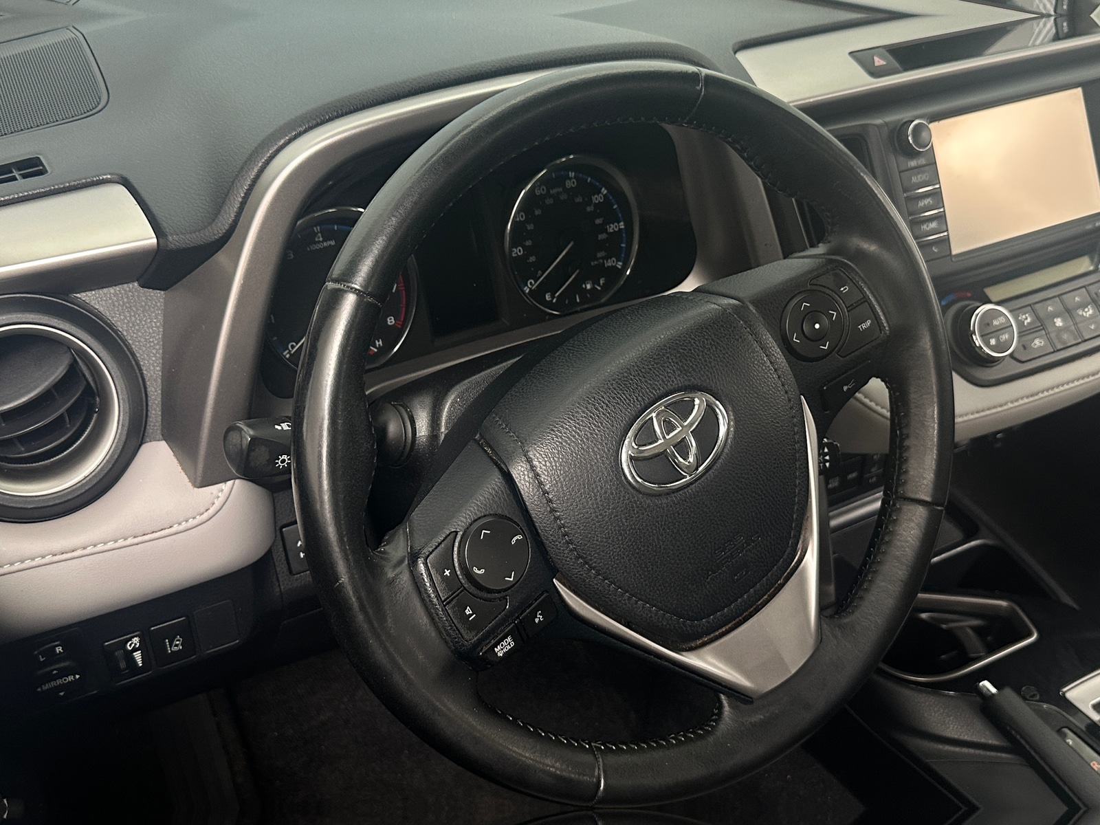 Thumbnail: 2018 Toyota RAV4 - 4