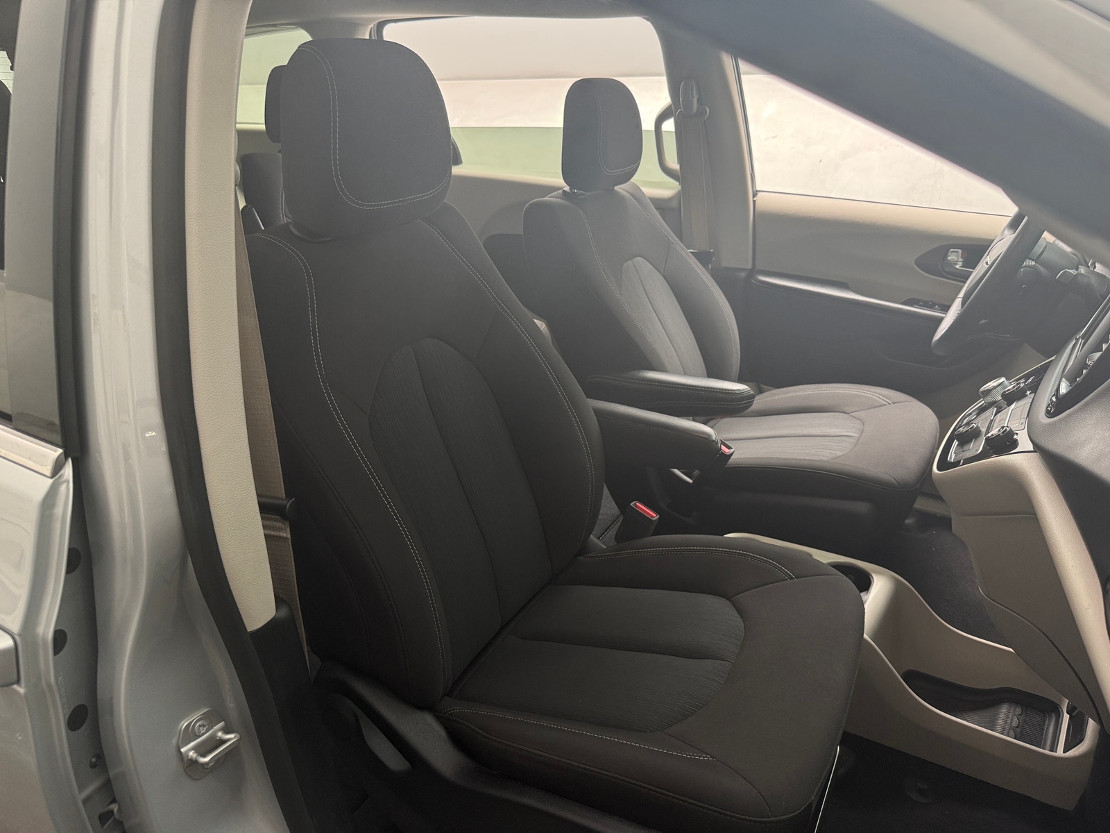 Thumbnail: 2024 Chrysler Voyager - 2