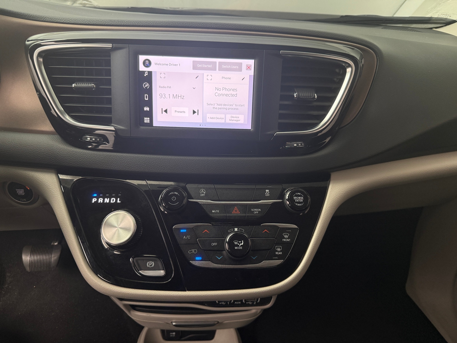 Thumbnail: 2024 Chrysler Voyager - 4