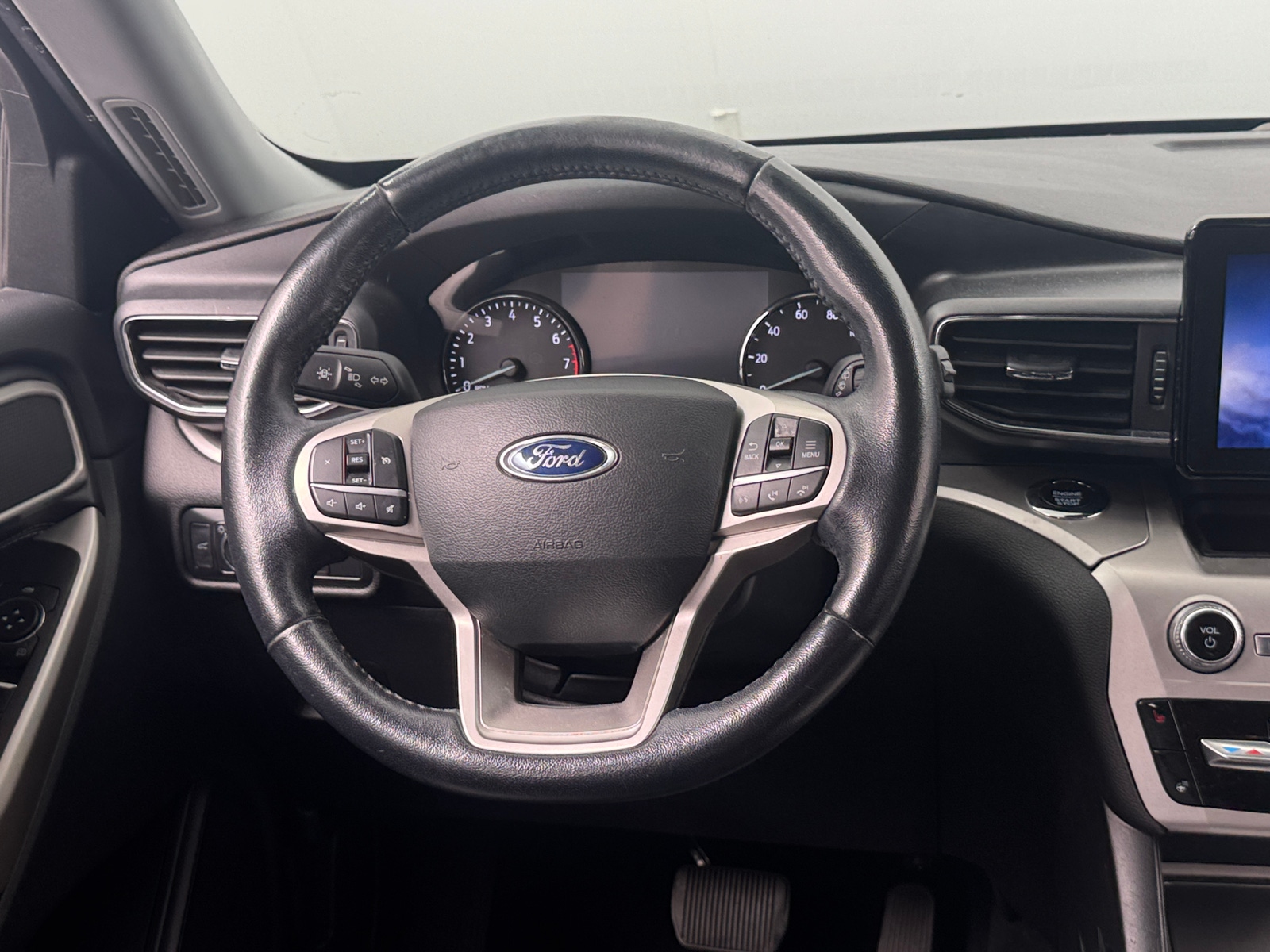 Thumbnail: 2021 Ford Explorer - 4