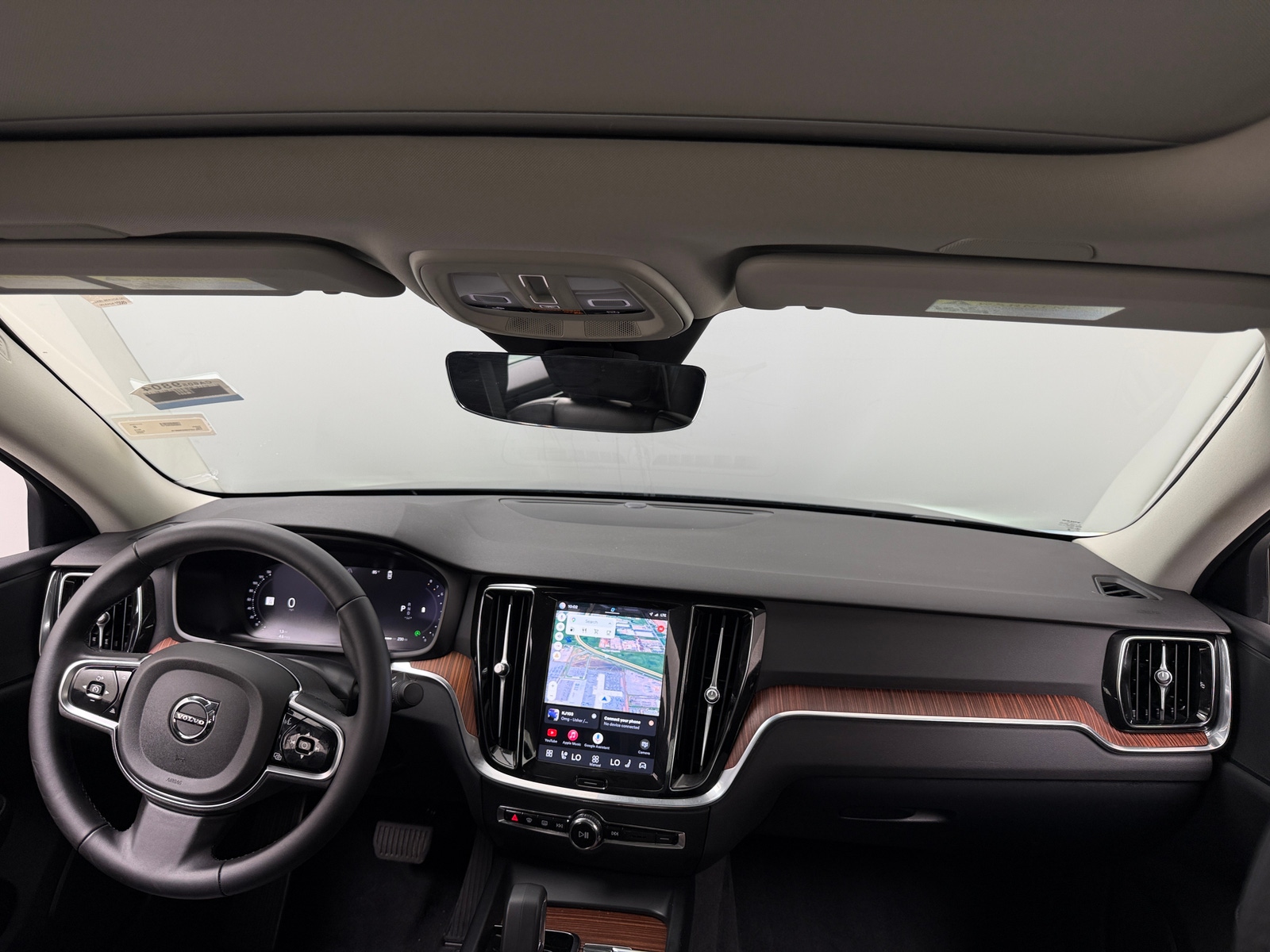 Thumbnail: 2025 Volvo S60 - 2