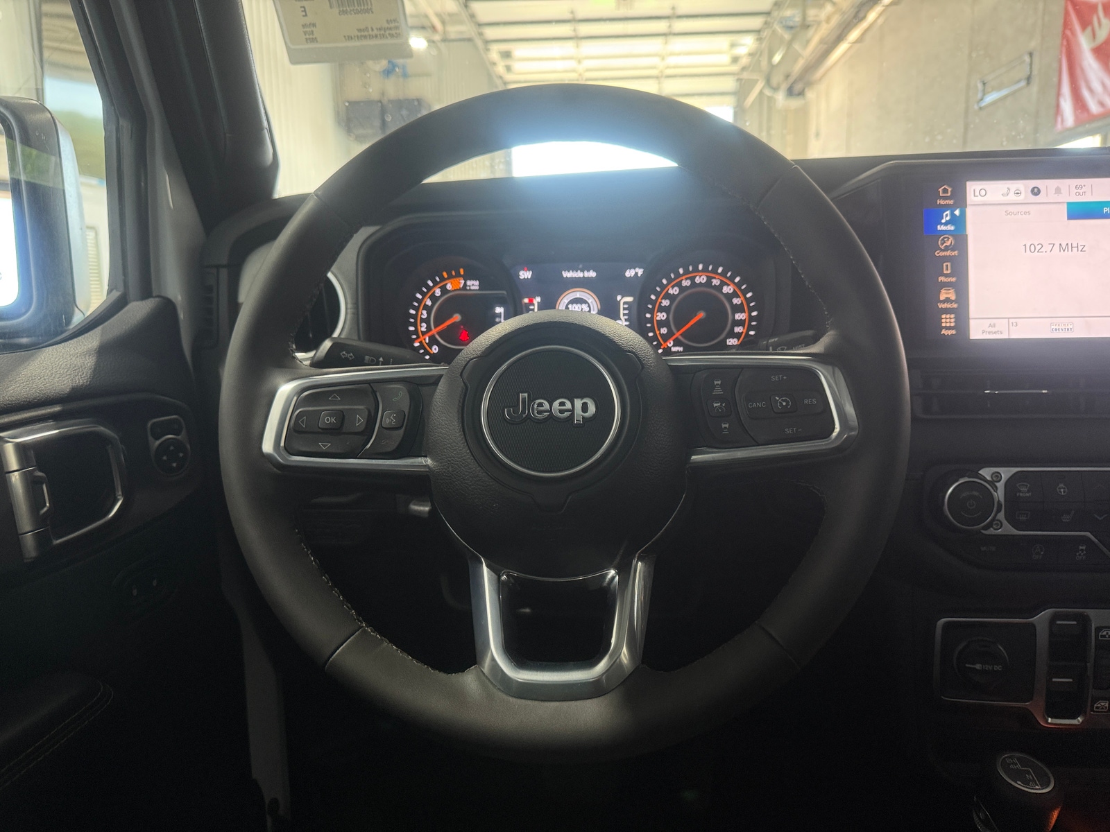 Thumbnail: 2025 Jeep Wrangler - 5