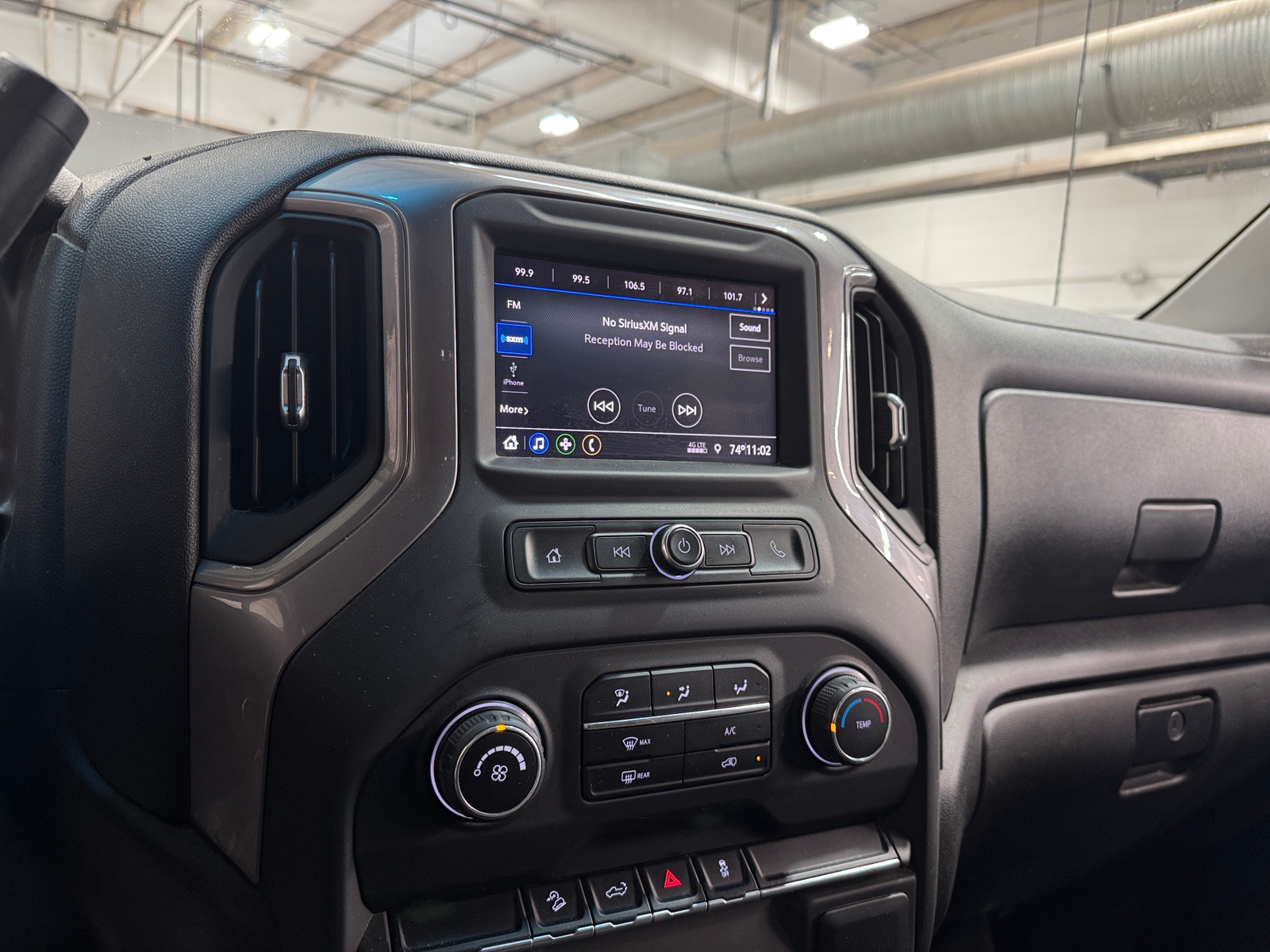 Thumbnail: 2021 Chevrolet Silverado 1500 - 4