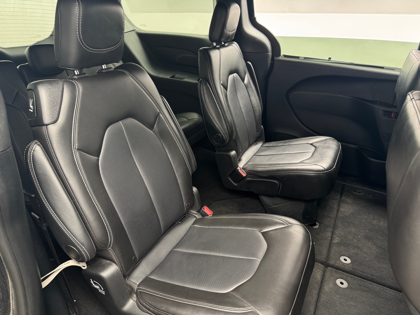 Thumbnail: 2025 Chrysler Pacifica - 5