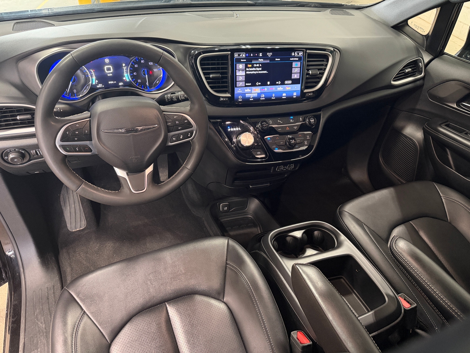Thumbnail: 2025 Chrysler Pacifica - 2