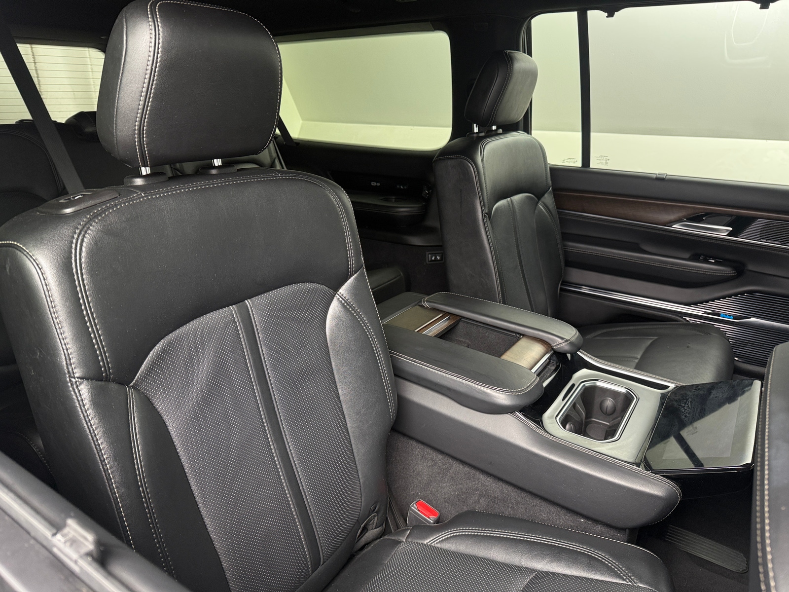 Thumbnail: 2024 Jeep Grand Wagoneer L - 5