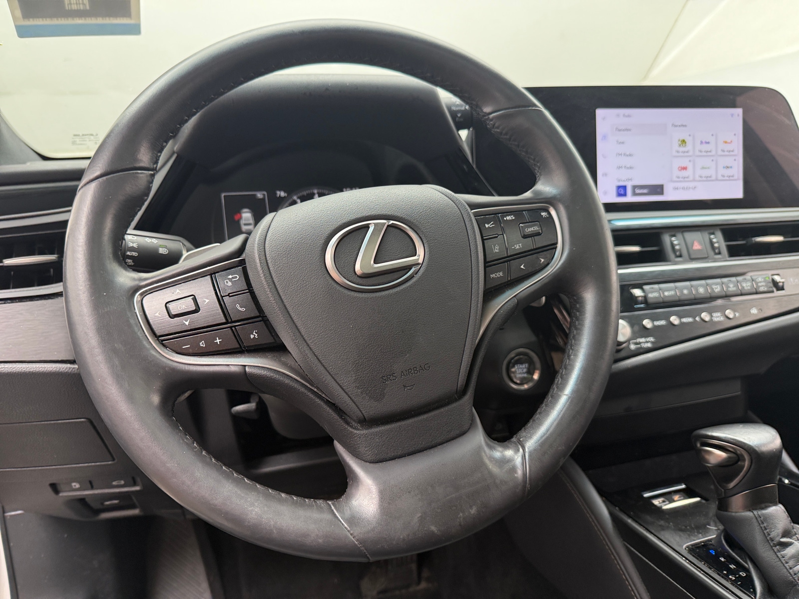 Thumbnail: 2023 Lexus ES - 4