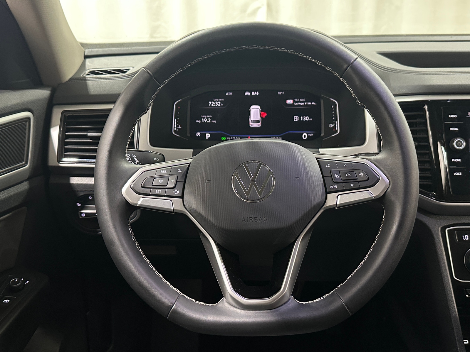 Thumbnail: 2023 Volkswagen Atlas - 4