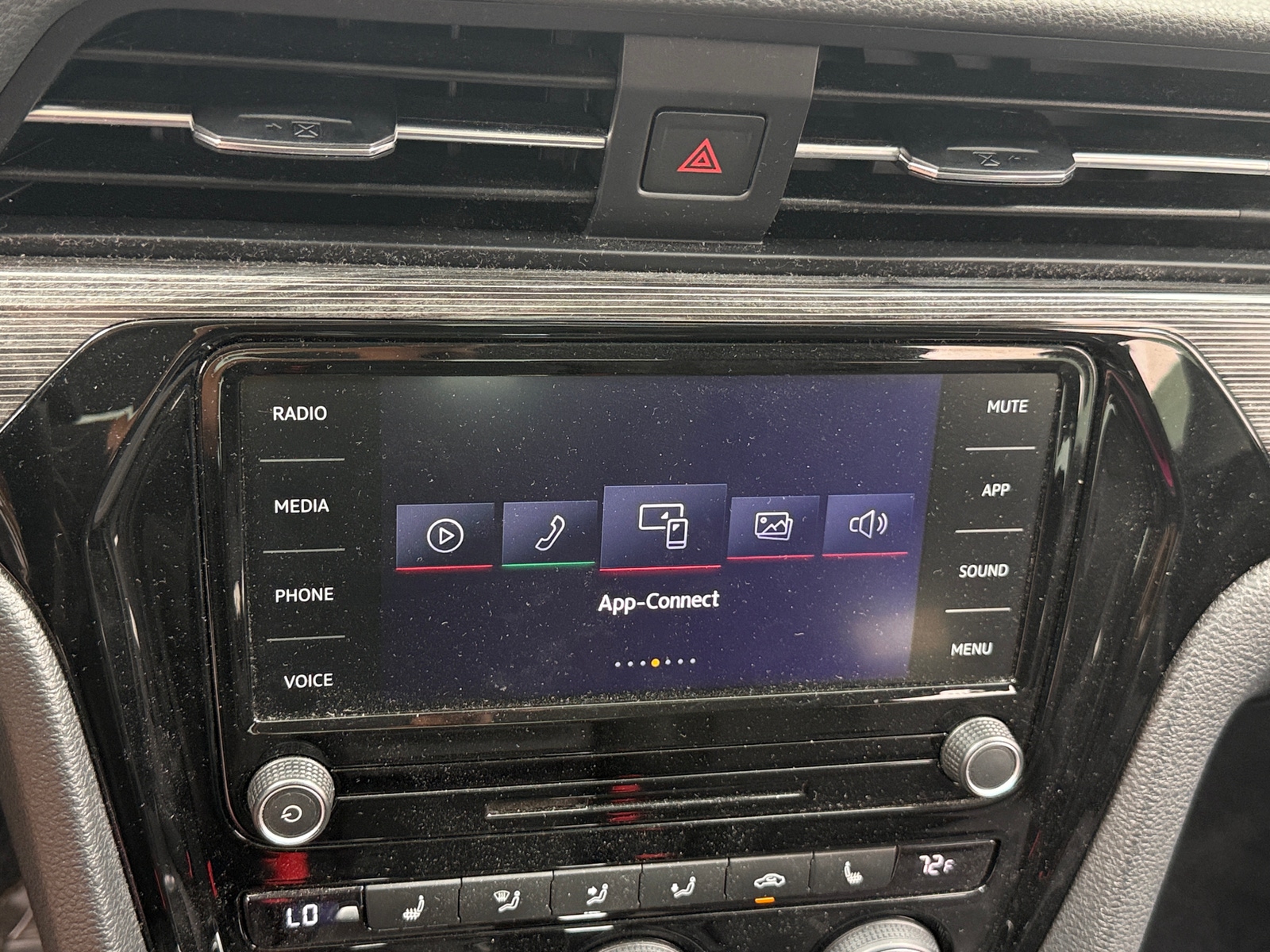 Thumbnail: 2020 Volkswagen Passat - 4