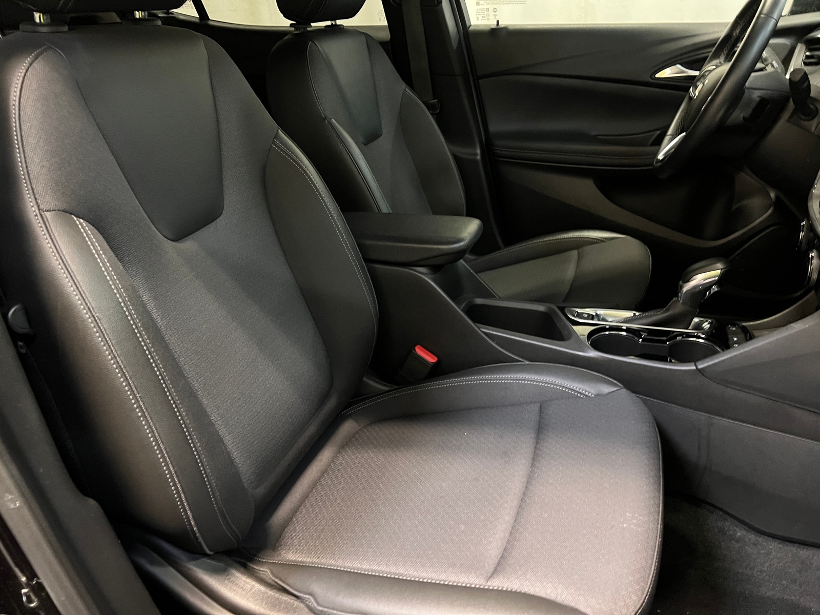 Thumbnail: 2025 Buick Encore GX - 2
