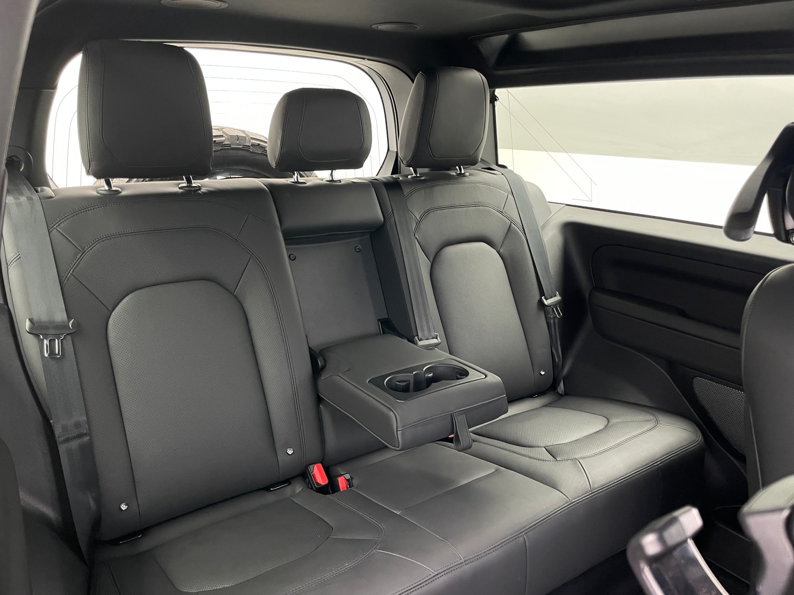 Thumbnail: 2023 Land Rover Defender - 5