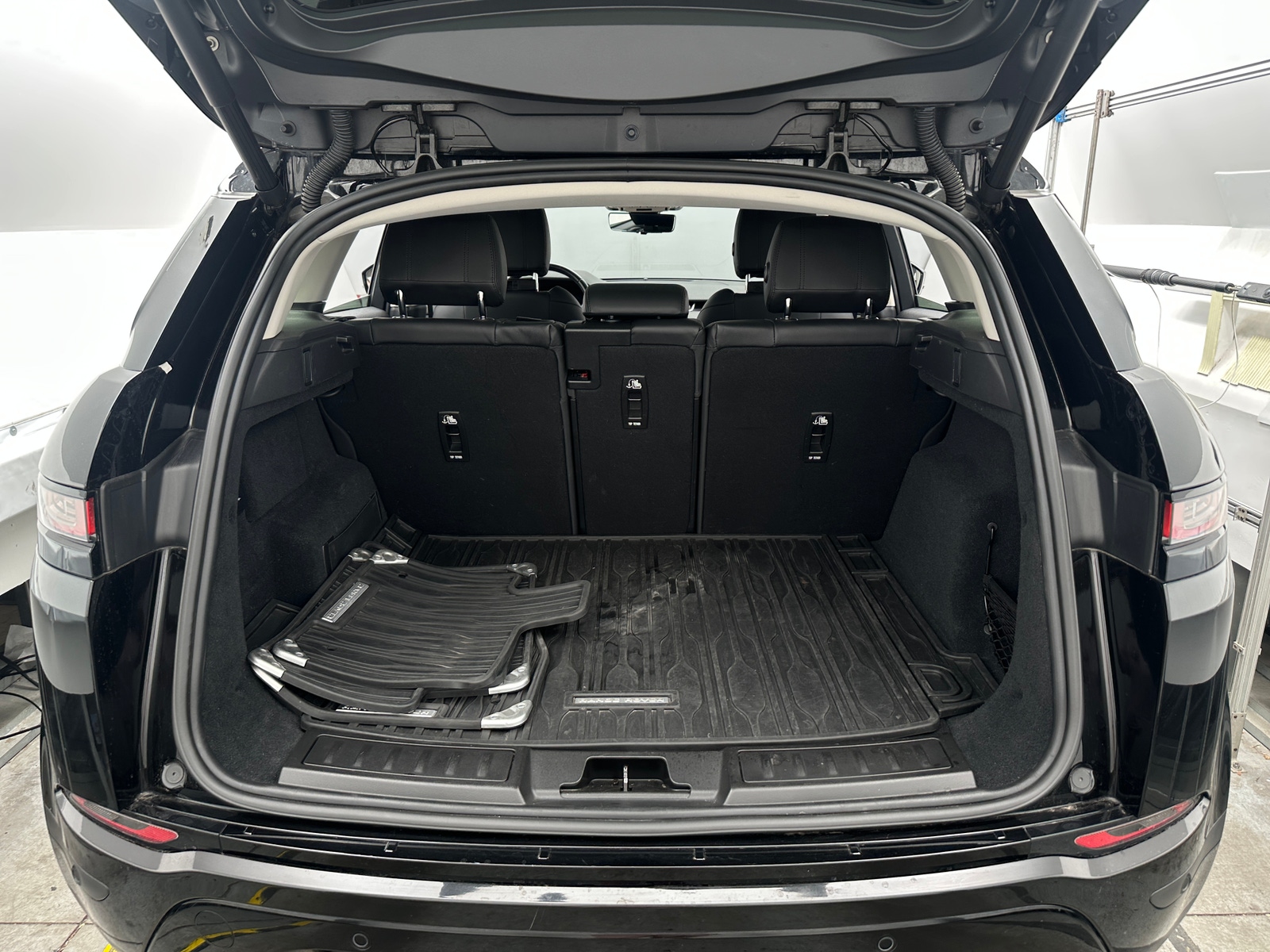 Thumbnail: 2021 Land Rover Range Rover Evoque - 6