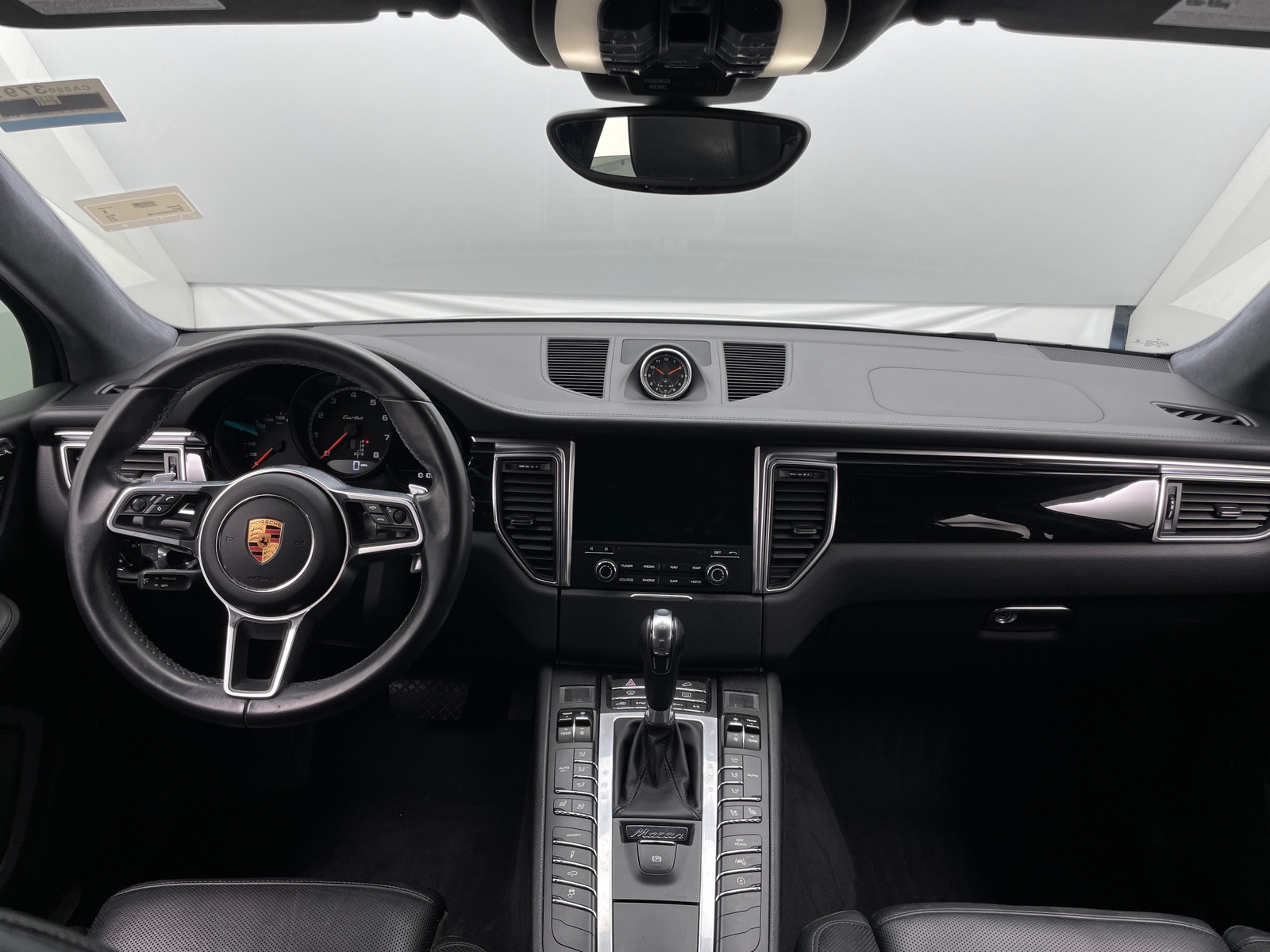 Thumbnail: 2018 Porsche Macan - 2