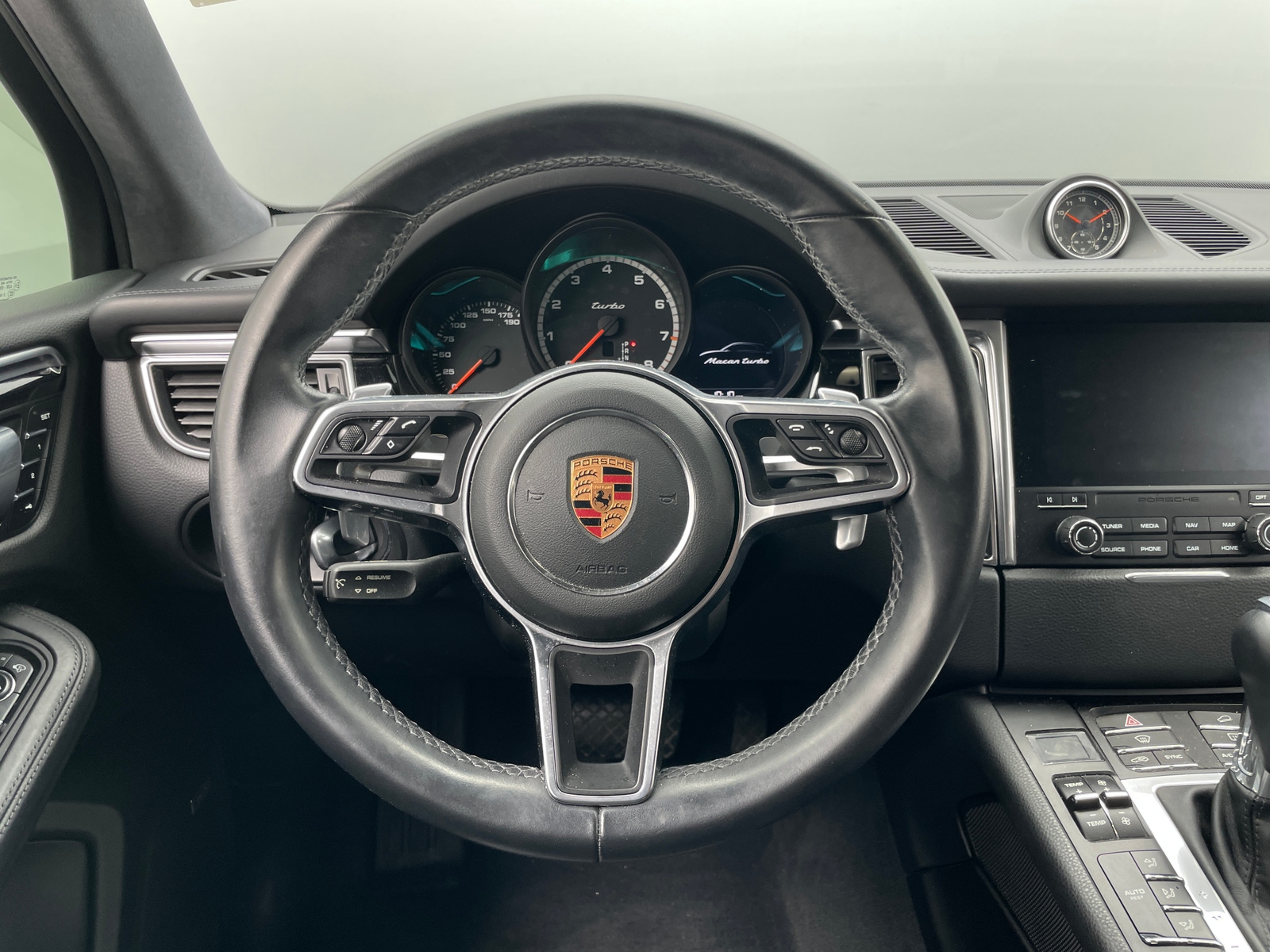 Thumbnail: 2018 Porsche Macan - 4