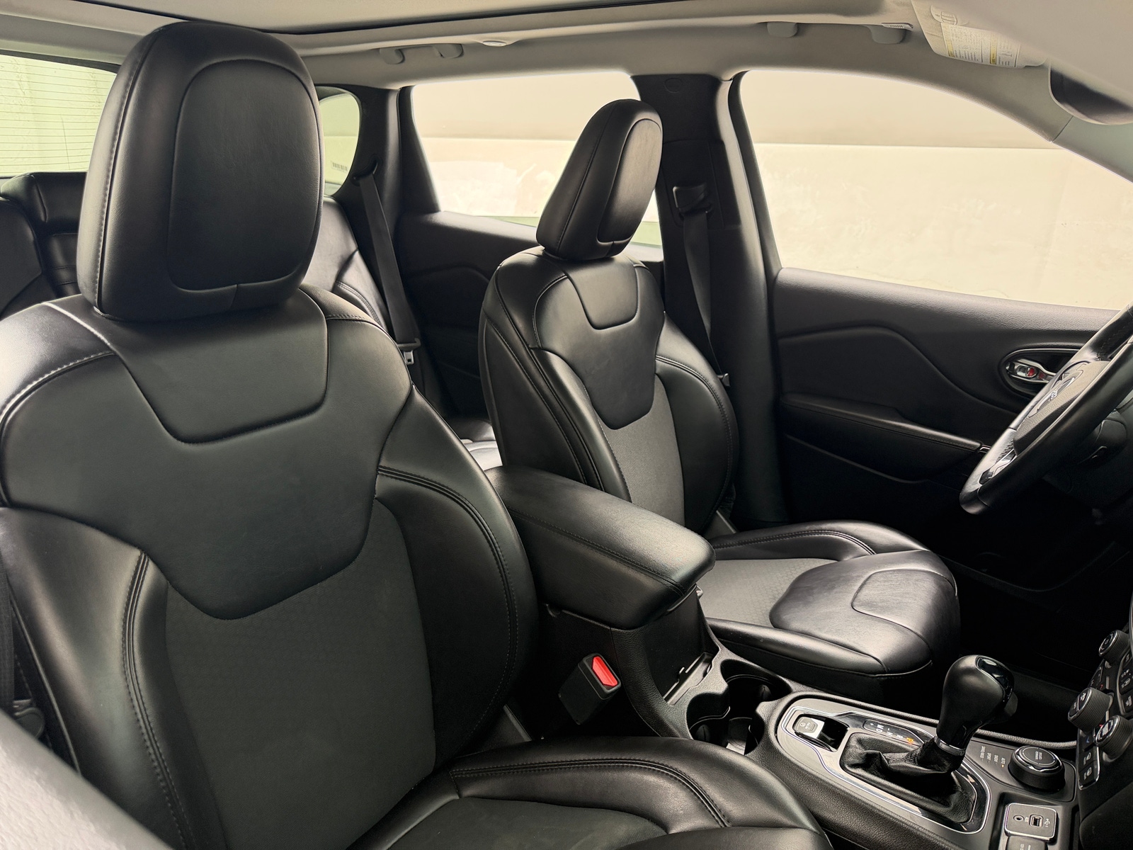 Thumbnail: 2019 Jeep Cherokee - 2
