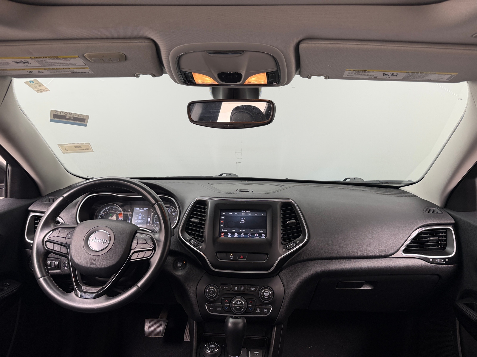 Thumbnail: 2019 Jeep Cherokee - 3