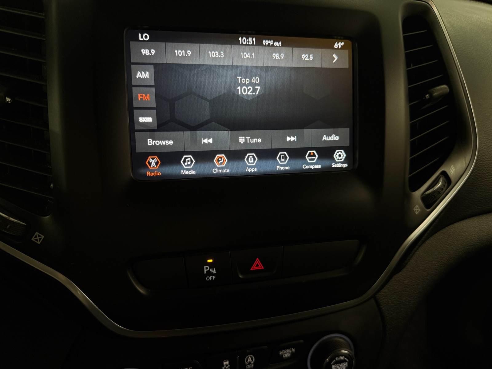 Thumbnail: 2019 Jeep Cherokee - 4