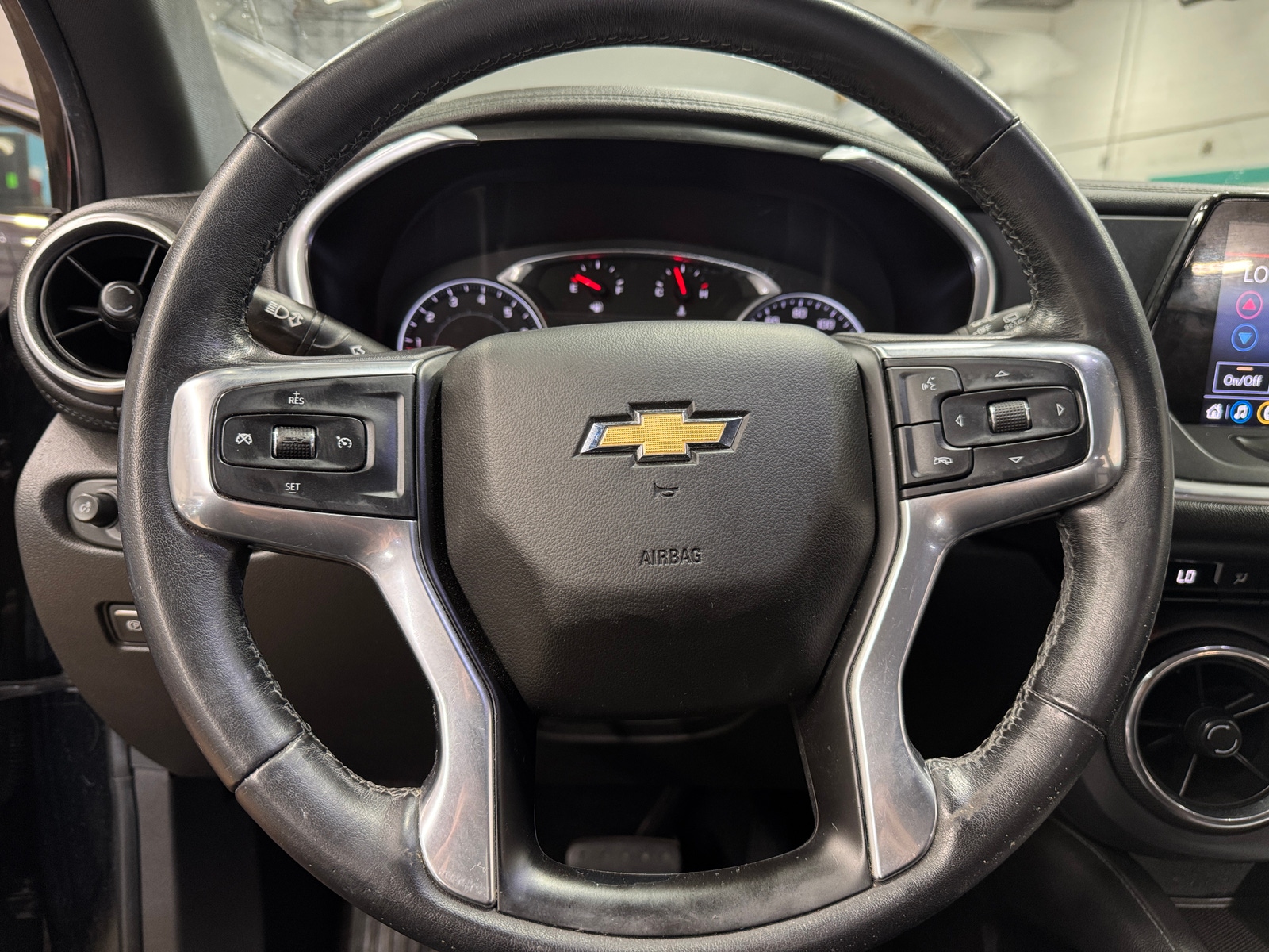 Thumbnail: 2019 Chevrolet Blazer - 4