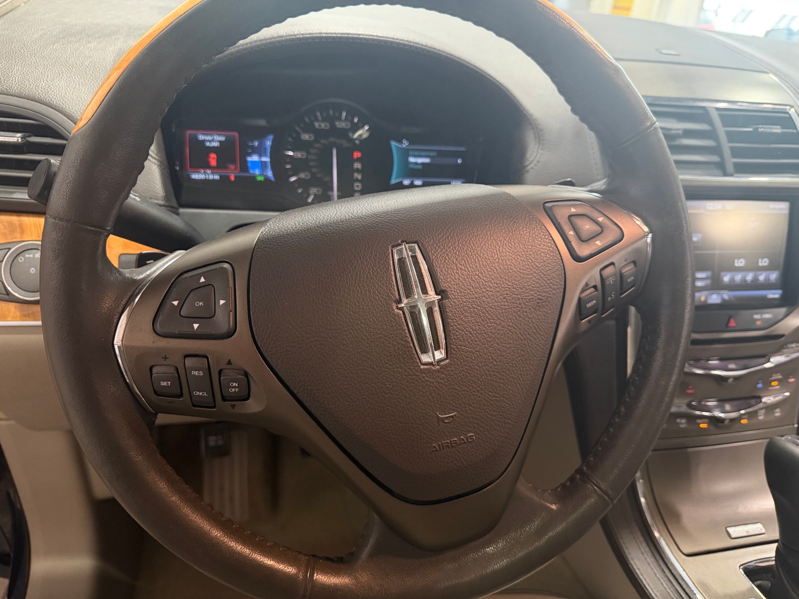 Thumbnail: 2014 Lincoln MKX - 4